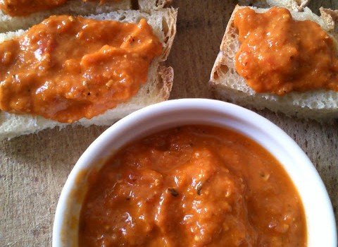 Dip with Cheese (source: epipantosepistitou-efik.blogspot.com)