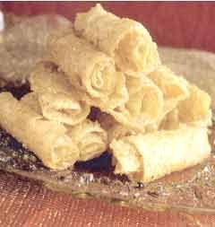 Sweet fried bow knots
